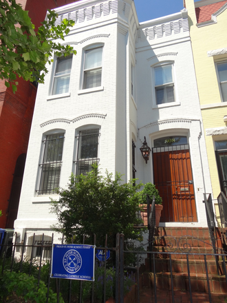 Facade - Historic Rowhome walkable to everything