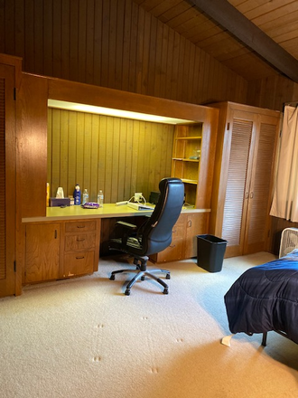 Built in desk - One room in a private home for rent  Monthly from  November 1,2021 on.  student preferred.