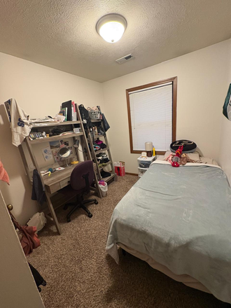 Bedroom - Bedroom in 2b/1b SUMMER OR FALL OR FULL YEAR Apartments