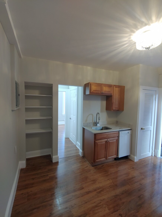 Call NOW for showings! 617-236-8600 - HANOVER STREET - AWESOME NORTH END 1 BED SPLIT W/ HEAT INC! *AVAIL 1/01/2025* Apartments