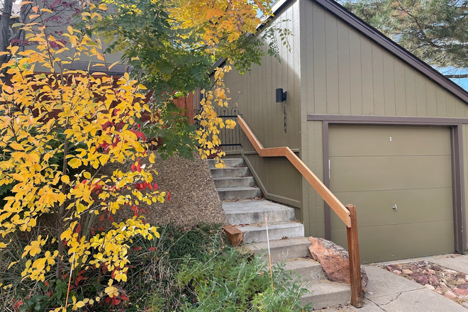 2 - AVAILABLE 10/24: 1656 Bradley Ct Townhome