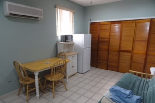 Studio room - Efficiency/studio apartment