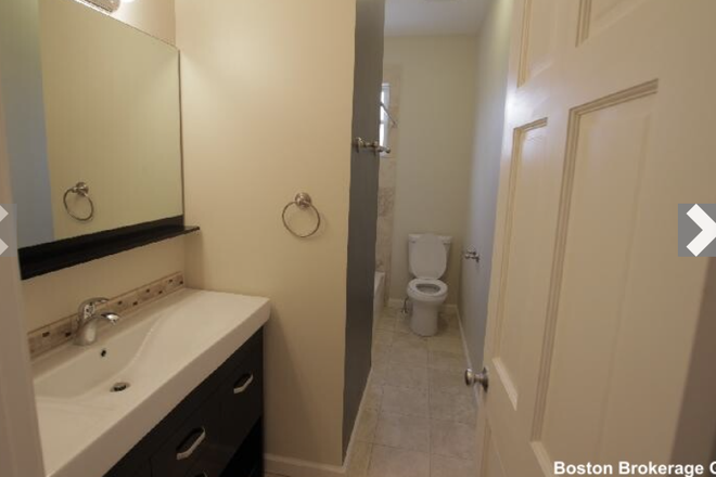 Bath - NICE 4 BED/2BATH (09/01/2024). RIGHT ON CAMPUS Duplex