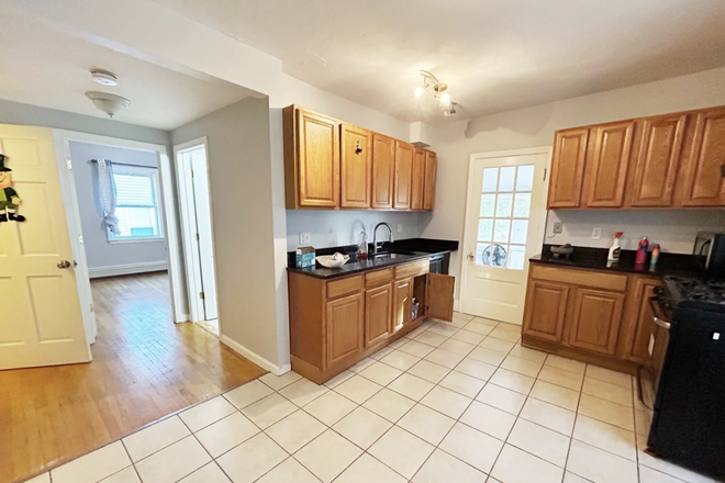 Call NOW for showings! 617-236-8550 - PLYMOUTH ST - HUGE 4 OR 5BR AVAIL *8/1/2025* W/ LNDRY IN BLDNG, EIK, DW, 2 BATH, SHARED YARD, OFFCE! Apartments