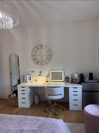 Bedroom - 2021 Commonwealth Avenue Apartments