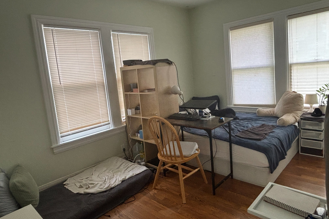 Private Room - 1720 Bolsover st. house Sharing (4B/4B)