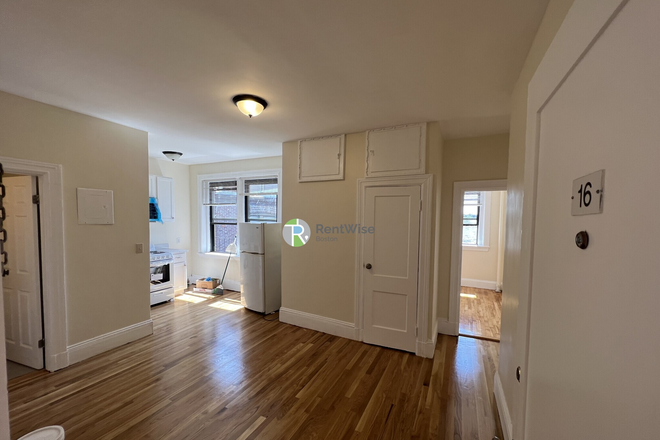 1 - SEPT 2025-Sweet Allston Village 1 bed on Comm. H/HW inc. NO FEE!