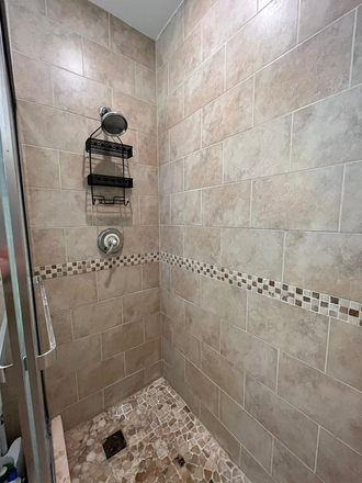 master's shower - WELCOME TO BLUE LATANIA A  WOMEN  RESIDENCE www.bluelatania.com Duplex