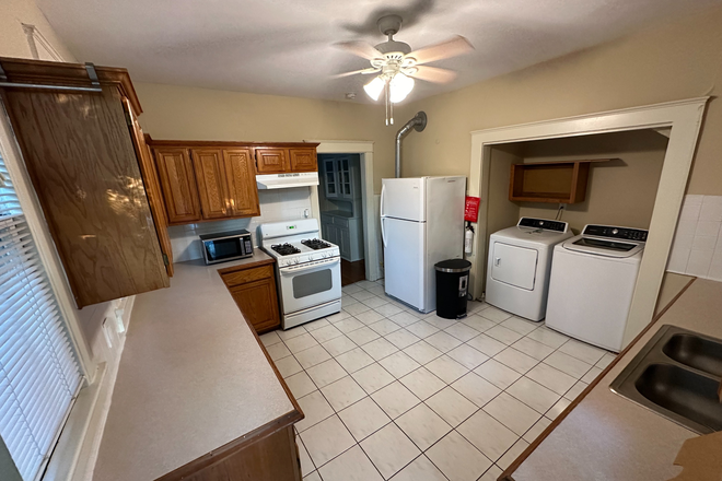 Kitchen - 2308 Audubon St (4 Bedroom Unit) Duplex