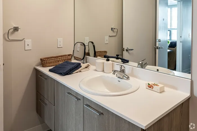 Bathroom Sink and Storage - Fieldstone - Artisan  Lease Takeover for Graduate student   June and July Apartments
