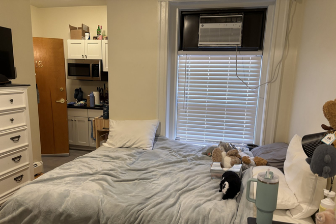 Studio - Studio Available 9/1/26 on Westland Ave