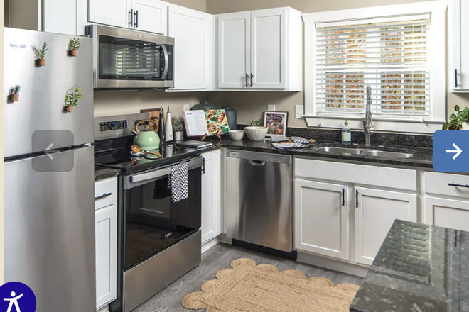 Kitchen - Hightpointe Boone Apartments