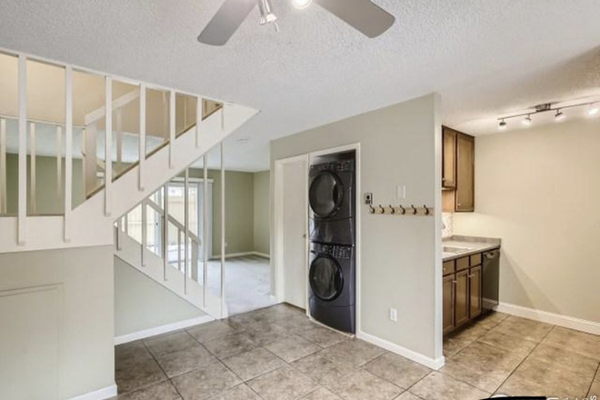 Washer/dryer in unit - Wimbledom Condominiums