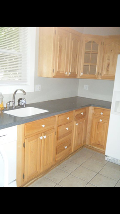 Kitchen - Great Michigan avenue house - near athletic facilities  and Ross-updated and excellent condition