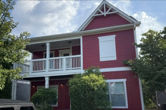 Outside street view - Townehouse apartment close to campus