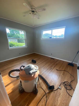 Bedroom 1 (available in January) - 4bed/2bath rooms for rent House