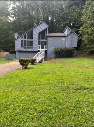outside street view - Shared student housing close to campus [ Kings Crossing] House