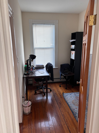 Small office - Spacious apartment with access to backyard