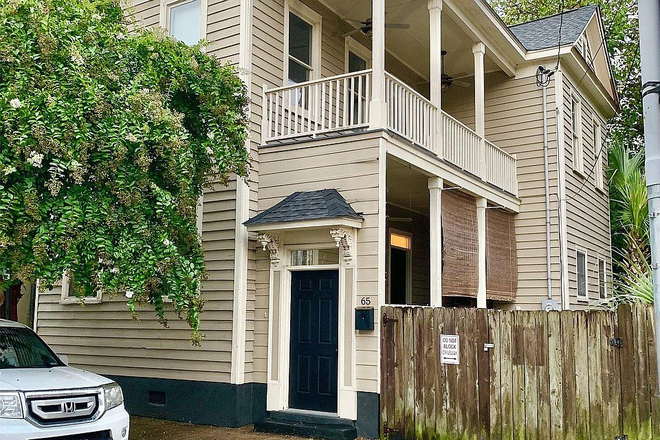 Outside Street View - Downtown House close to campus; 3-month sublease!