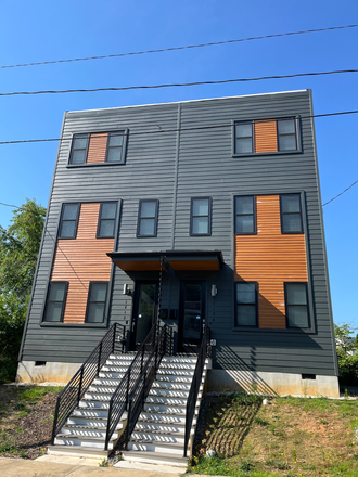 Front of the house - 2 Private room/bath with parking space available