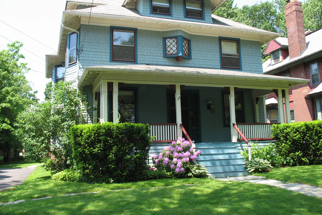 Front of House- large welcoming porch. Plenty of places to sit. You will find John out here most mornings. - 2 Rooms Available in lovely West End home