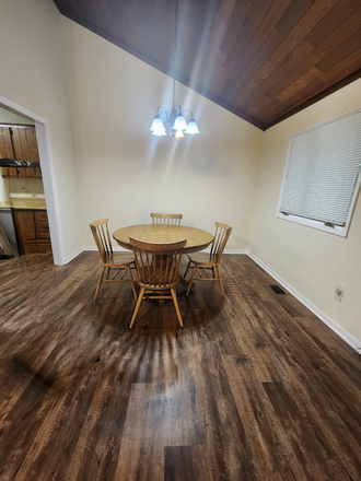 Dining - House 5 minutes from Dahlonega UNG Campus