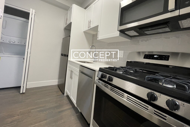 Park Dr - 3 beds - [No broker fee][JUNE 1st] 3 beds /1 bath in Fenway [Renovated] Apartments