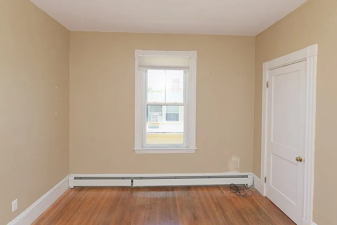 Bedroom - Cambridgeport 3B1B 3rd floor apartment with outside deck and living room