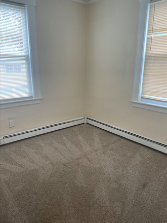 bed room for rent floor is changed - close to campus, nice neighborhood Apartments