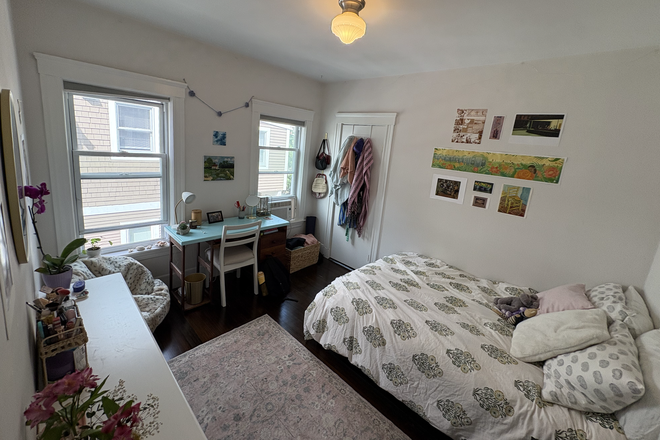 Bedroom - Beautiful 1 unit apartment close to campus