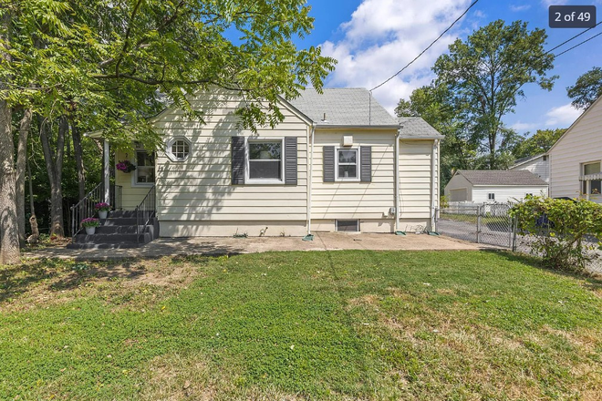 Front Yard - Amazing 4 Bed/3 Bath House minutes from UMD Campus!