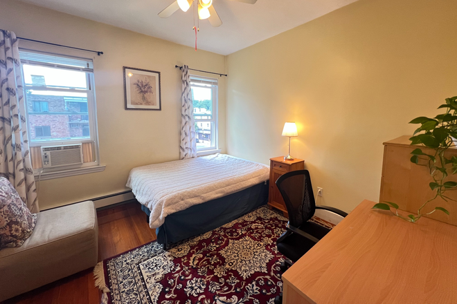 Bedroom - Furnished Room 1.1 mile walking to BC Apartments
