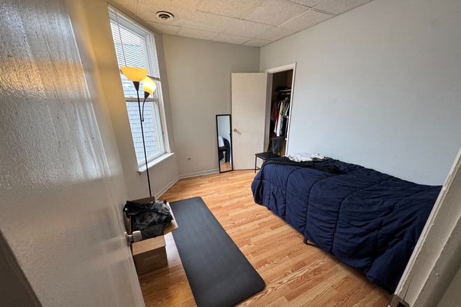 Bedroom - Room in 2 Bed - 1 Bathroom close to campus (3 min walk) Apartments