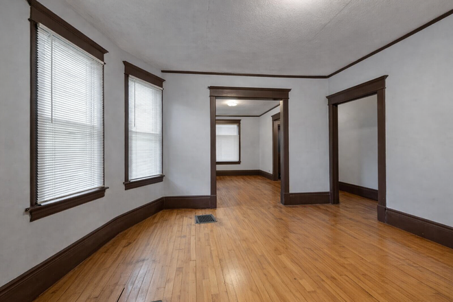 Dining Room - 5 Bedroom 2 Bathroom House near UST!
