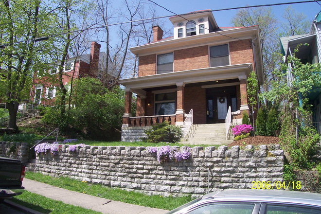 3015 Euclid Ave. 45219 - August1st. Room in Gorgeous shared 5 bedrm! Everything inc. & furnished. Clean/quiet only