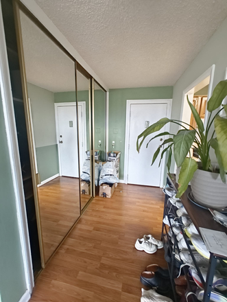 entryway - Radnor House Apartments