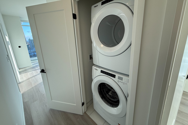 Washer/Dryer - PENTHOUSE LIVING AT ARTISTRY | LAKE & CITY VIEWS - $3,450/month