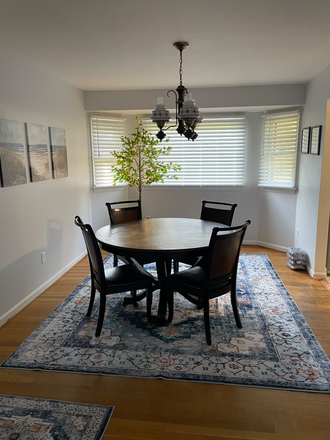 Dining room - Main Bedroom for Rent - 10 mins to Campus - Utilities included House