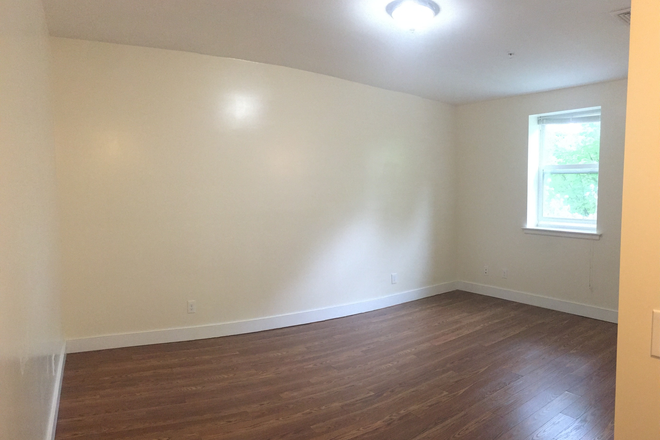 living space - 85 North Whitney Street Unit #21 Apartments