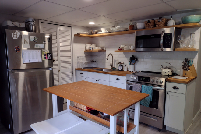 Kitchen - Downstairs Apartment close to campus