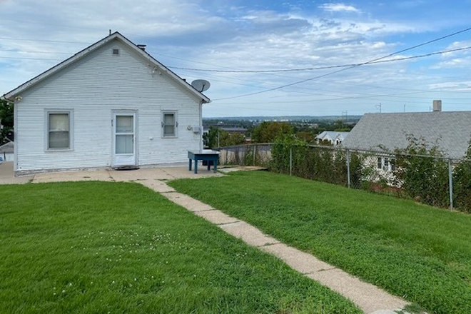 back yard - Little Italy Charmer House