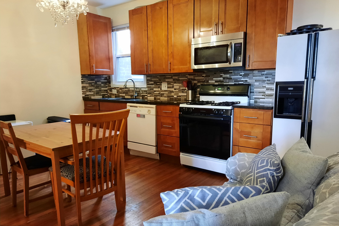 Kitchen/Common area, View 1 - 5 Bedroom, 2 Bath Top Floor Unit Available Summer/Full Lease