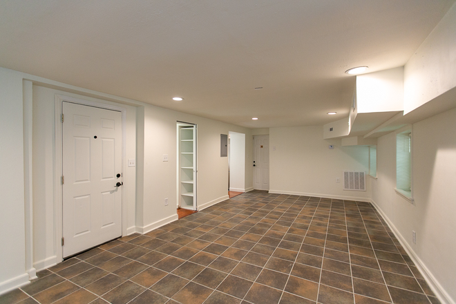 Studio Room - Studio utilities and high speed internet included Less than 2 miles to MUSC Apartments
