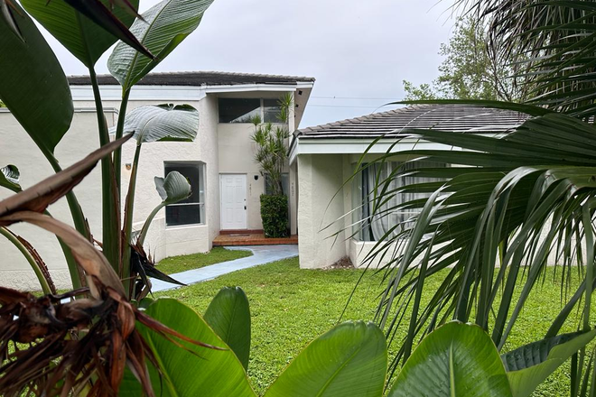 front of unit - Near UM Coral Gables Housing Duplex