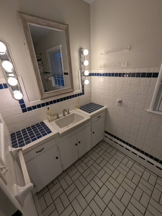 bath - PRIVATE 1 Bed/1 Bath unit in Charming West Side Home!