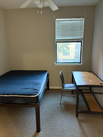 Bedroom - Alight Gainesville Apartments