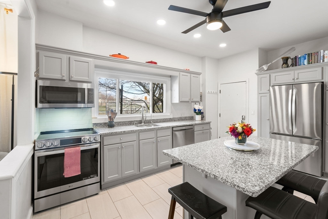 . - Spacious renovated 5 Bed / 2.5 Baths - avail NOW!! Apartments