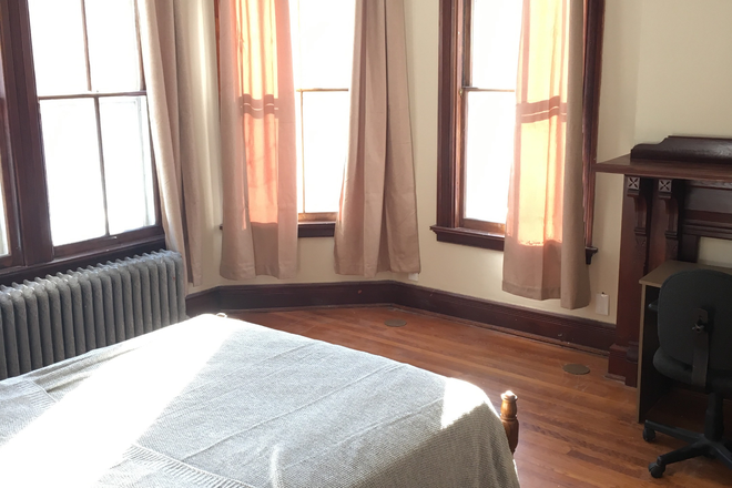 Bedroom - 49 Girard Ave House