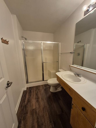 Bathroom - Forest Lake Student Housing 4x4 All Female Unit Apartments