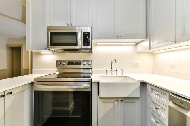 . - GORGEOUS MODERN 3 Bed/2 Bath Avail 9/1!! Apartments